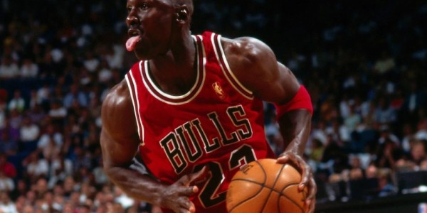 连续3年场均30+有多难？NBA仅8人做到，2人连续7年场均30+