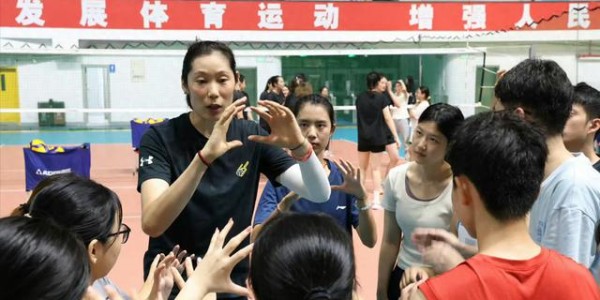 九游体育官方网站-朱婷避谈回归国家队！女排教练组应尽快改选，明年亚锦赛是大考