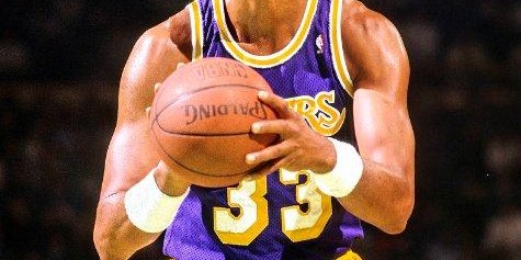 九游体育平台-NBA几乎不受伤5大球星，詹姆斯唯一手术是植发 一人16年全勤